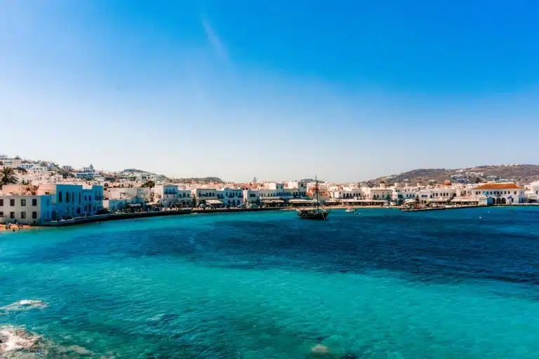 Paysage marin de Mykonos avec les Maisons Blanches