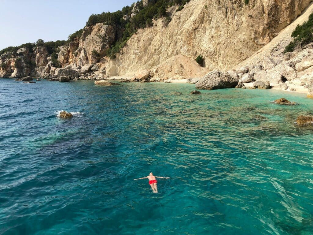 ithaque. Ιόνια Νησιά: Ένας παράδεισος μεταξύ θάλασσας και φύσης με Growy and Tasty. Το ιστολόγιό μας διερευνά θέματα σχετικά με την Ελλάδα.