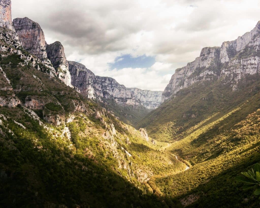 vikos. Épire : Une région sauvage et authentique avec Growy and Tasty. Notre blog explore des thématiques sur la Grèce.