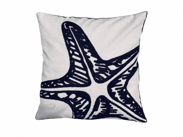 Coussin décoratif bleu avec un motif d’étoile de mer.