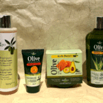 Coffret cadeaux cosmétiques grecs à l’huile d’olive avec shampooing, gel douche, crème mains et beurre corporel