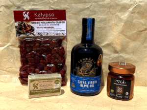 Coffret cadeaux découverte des produits grecs avec huile d’olive Tombazis, olives Kalamata Kalypso, miel bio et savon à l’huile d’olive
