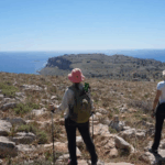 Randonnée à Rhodes avec vue sur la côte