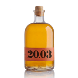 Bottle of Greek tsipouro aged for one year, distilled on the island of Syros, 40% vol., 500 ml format.