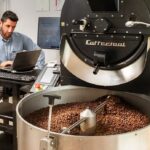 Visite d'une usine de torréfaction de café