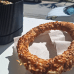 Koulouri crétois au sésame, street food à La Canée, Crète